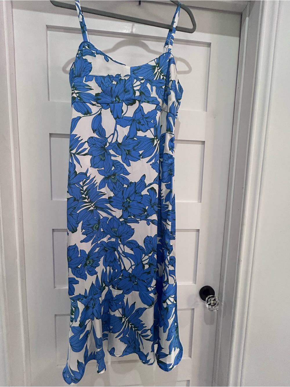 CABI size M, #6761 Botanical Blue White Floral Midi Dress